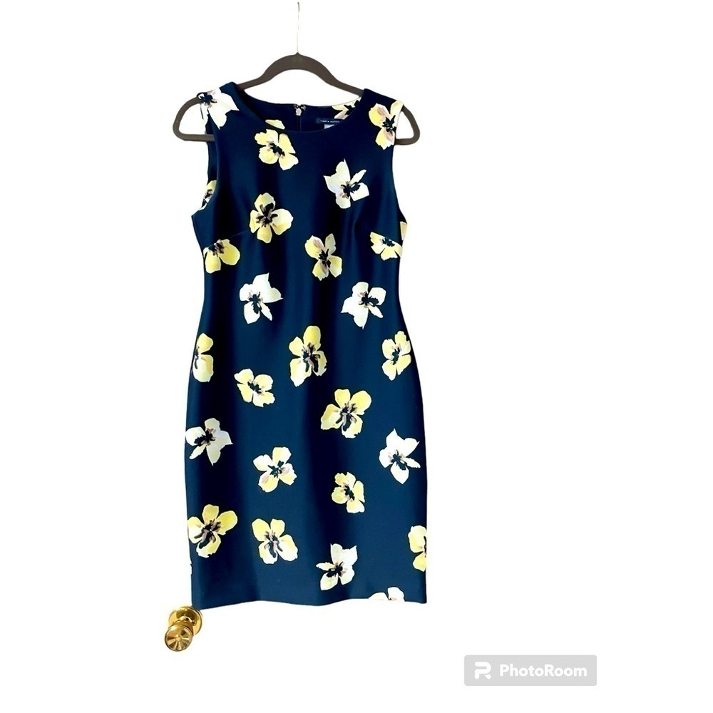 Tommy Hilfiger size 8 sleeveless blue with yellow floral midi form fitted dress